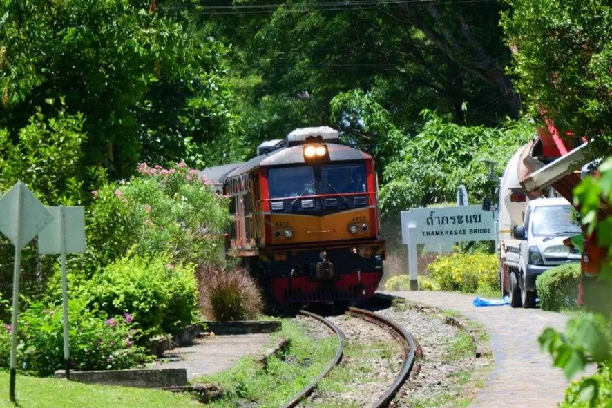Kanchanaburi Train Ride on Death Railway: River Kwae Bridge and Historical Attractions