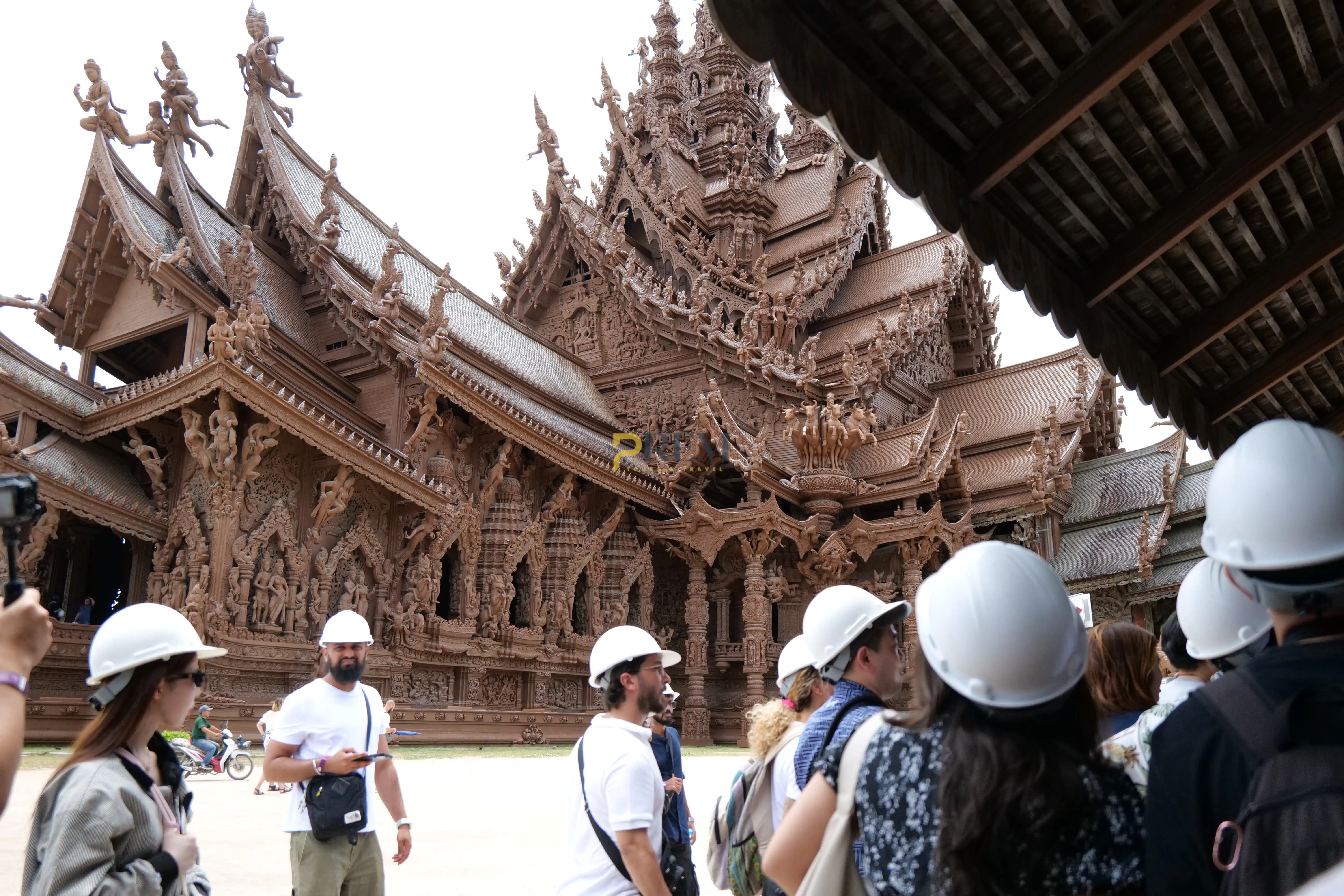Pattaya One Day: Sanctuary of Truth, Tiger Park & Botanical Garden