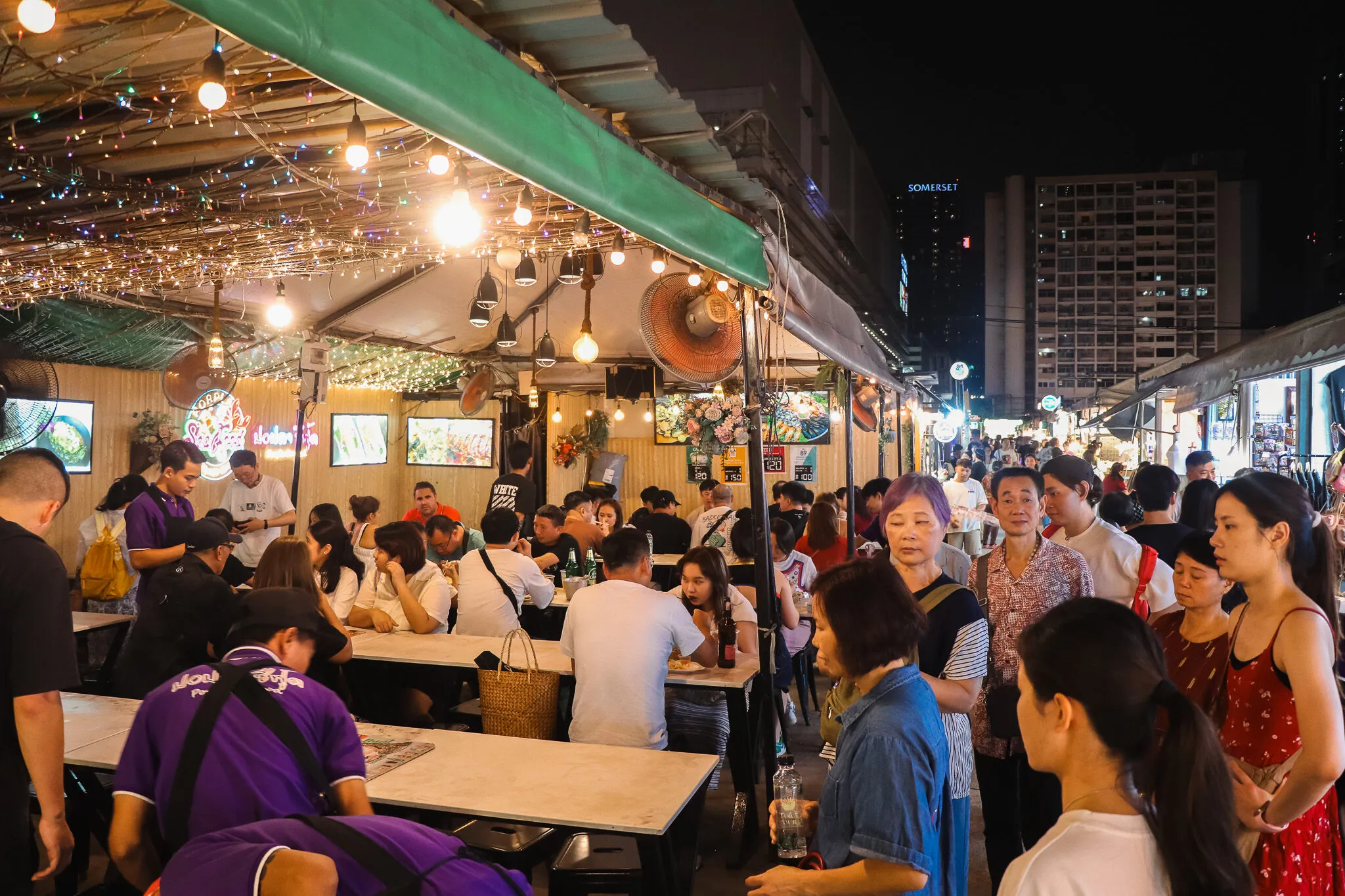 Jodd Fairs Night Market